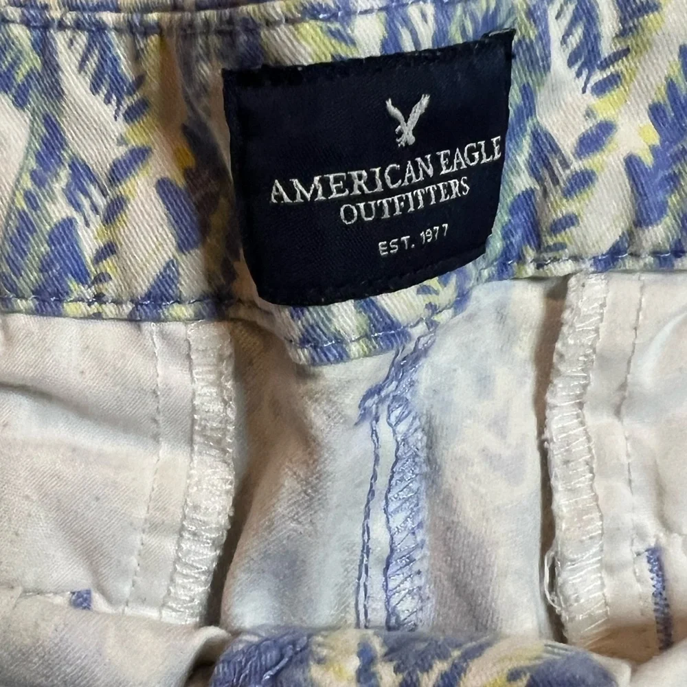 ⭐️American Eagle Blue Patterned Shorts